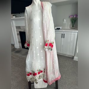 Brand new 3 piece Pakistani Indian chiffon suite Eid